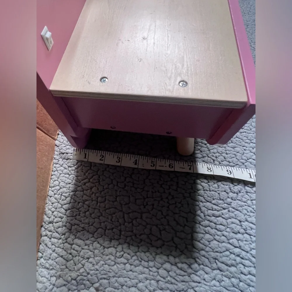Table Top Makeup Stand For Little Girls With Working Lights And Accessories Pink